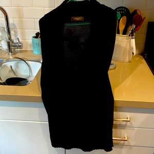 Sleeveless sweater vest